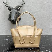 BOTTEGA VENETA SMALL ARCO BEIGE 666873 SIZE 29 CM - 1