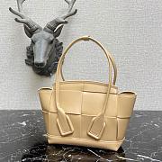BOTTEGA VENETA SMALL ARCO BEIGE 666873 SIZE 29 CM - 5