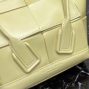 BOTTEGA VENETA SMALL ARCO CREAM 666873 SIZE 29 CM - 2