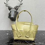 BOTTEGA VENETA SMALL ARCO CREAM 666873 SIZE 29 CM - 4