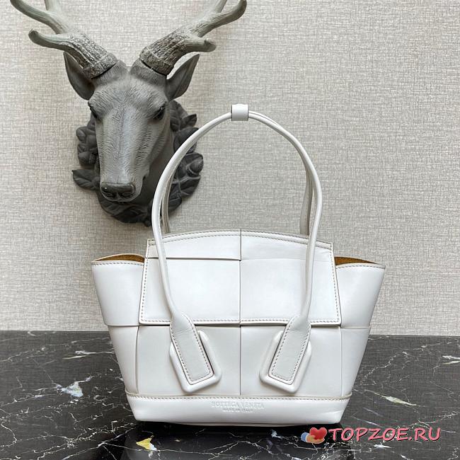 BOTTEGA VENETA SMALL ARCO SMOOTH LEATHER WHITE 666873 SIZE 29 CM - 1
