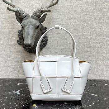 BOTTEGA VENETA SMALL ARCO SMOOTH LEATHER WHITE 666873 SIZE 29 CM