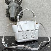 BOTTEGA VENETA SMALL ARCO SMOOTH LEATHER WHITE 666873 SIZE 29 CM - 3