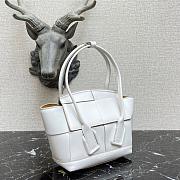 BOTTEGA VENETA SMALL ARCO SMOOTH LEATHER WHITE 666873 SIZE 29 CM - 2