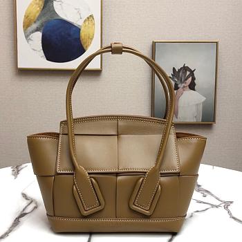 BOTTEGA VENETA SMALL ARCO PEANUT 666873 SIZE 29 CM