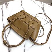 BOTTEGA VENETA SMALL ARCO PEANUT 666873 SIZE 29 CM - 5