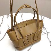 BOTTEGA VENETA SMALL ARCO PEANUT 666873 SIZE 29 CM - 2