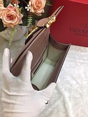 VALENTINO SMALL GLAM ROCK BAG MAUVE SIZE 21 CM - 2