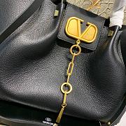 VALENTINO GARAVANI ESCAPE LARGE TOTE BAG BLACK SIZE 31 CM - 2