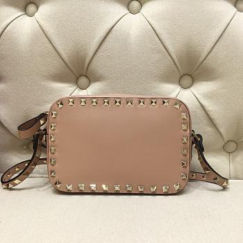 VALENTINO GARAVANI ROCKSTUD CAMERA BAG BEIGE SIZE 18 CM