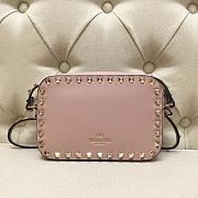 VALENTINO GARAVANI ROCKSTUD CAMERA BAG POWDER PINK SIZE 18 CM - 6