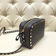  VALENTINO GARAVANI ROCKSTUD CAMERA BAG ROCK GRAY SIZE 18 CM - 2