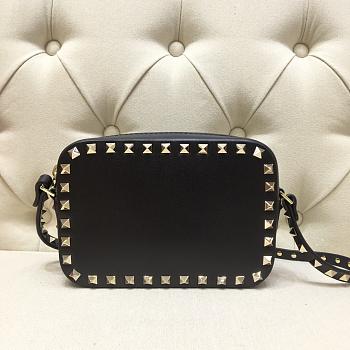 VALENTINO GARAVANI ROCKSTUD CAMERA BAG BLACK SIZE 18 CM