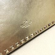 VALENTINO ROCKSTUD CLUTCH GOLD SIZE 28 CM - 3