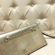 VALENTINO ROCKSTUD CLUTCH GOLD SIZE 28 CM - 2