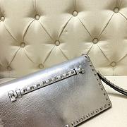 VALENTINO ROCKSTUD CLUTCH SILVER SIZE 28 CM - 3