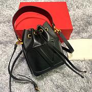 VALENTINO V LOGO LEATHER BUCKET BAG BLACK SIZE 15 CM - 3