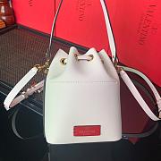 VALENTINO V LOGO LEATHER BUCKET BAG WHITE SIZE 15 CM - 4