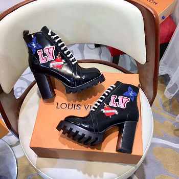 LV PLATFORM DESERT BOOTS 001