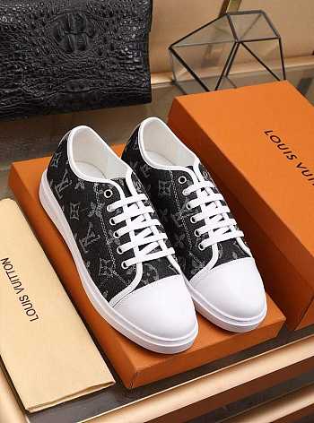 LV SNEAKER 003