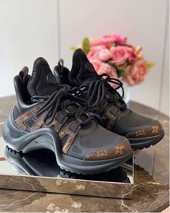 LV SNEAKER 014