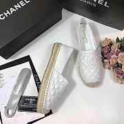 CHANEL LAMBSKIN FLAT WHITE C-01 - 3