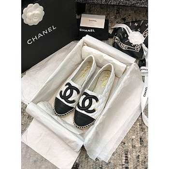 CHANEL FLAT BLACK & WHITE C-01