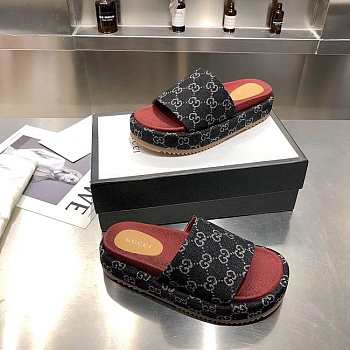 GUCCI SLIPPERS 001