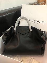 GIVENCHY MEDIUM ANTIGONA SOFT BAG IN SMOOTH LEATHER BLACK BB50F2 SIZE 45 CM - 2