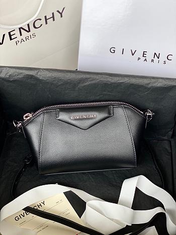 GIVENCHY NANO ANTIGONA BAG IN BLACK BBU017B 18 CM