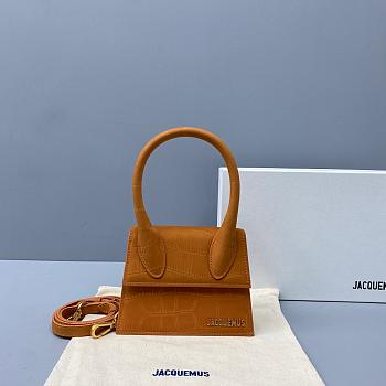 JACQUEMUS CHIQUITO MOYEN CROCODILE PATTERN CARAMEL 213BA02 SIZE 18 CM