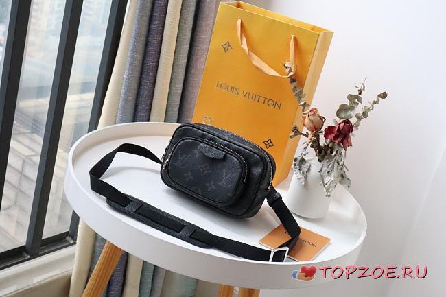 LV OUTDOOR POUCH M73055 SIZE 15 CM - 1