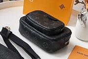 LV OUTDOOR POUCH M73055 SIZE 15 CM - 4