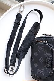 LV OUTDOOR POUCH M73055 SIZE 15 CM - 2