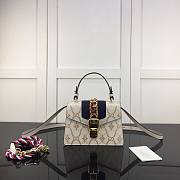 GUCCI SYLVIE MINI HANDLE CHAIN BAG WHITE 470270 SIZE 20 CM - 1