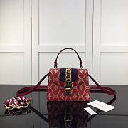 GUCCI SYLVIE MINI HANDLE CHAIN BAG RED 470270 SIZE 20 CM - 1