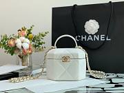 CHANEL SMALL VANITY CASE WHITE SIZE 15 CM - 1