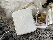 CHANEL VERTICAL CAMERA BAG WHITE SIZE 17.5 CM - 3