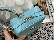 CHANEL VERTICAL CAMERA BAG SKY BLUE SIZE 17.5 CM - 4