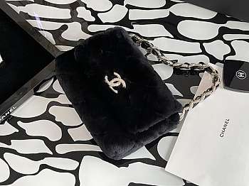 CHANEL 19 SHEARLING LAMBSKIN FLAP BAG BLACK AS2240 SIZE 21.5 CM