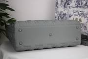 DIOR LARGE LADY BAG ULTRAMATTE CALFSKIN GRAY M0566 32 CM - 2