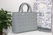 DIOR LARGE LADY BAG ULTRAMATTE CALFSKIN GRAY M0566 32 CM - 6