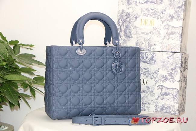 DIOR LARGE LADY BAG ULTRAMATTE CALFSKIN CLOUD BLUE M0566 32 CM - 1