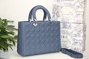DIOR LARGE LADY BAG ULTRAMATTE CALFSKIN CLOUD BLUE M0566 32 CM - 6