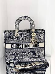DIOR LARGE LADY D-LITE EMBROIDERED BAG BLUE M0565 SIZE 32 CM - 1