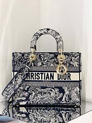 DIOR LARGE LADY D-LITE EMBROIDERED BAG BLUE M0565 SIZE 32 CM - 5