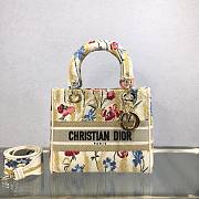 DIOR MEDIUM LADY COLORFUL EMBROIDERED M0565 SIZE 24 CM  - 1