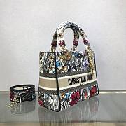 DIOR MEDIUM LADY COLORFUL FLOWER EMBROIDERED M0565 SIZE 24 CM - 5