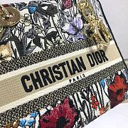 DIOR MEDIUM LADY COLORFUL FLOWER EMBROIDERED M0565 SIZE 24 CM - 2