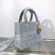 DIOR MEDIUM LADY D-LITE BAG CORNFLOWER BLUE M0565 SIZE 24 x 20 x 11 CM - 2